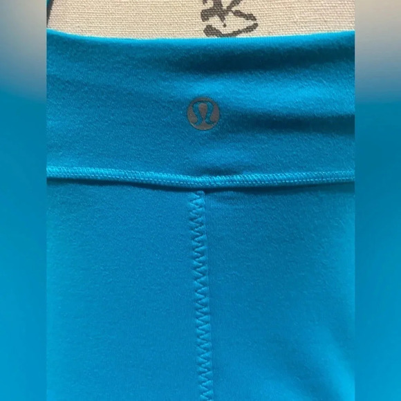 Lululemon Blue Satin Practice Daily Tank Surge Size 8 - Picture 5 of 8